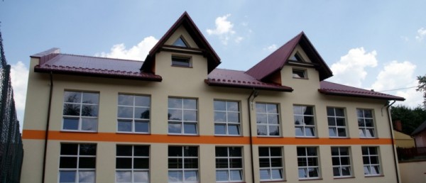 Budowa i wyposażenie przyszkolnej sali gimnastycznej w Brzuśniku wraz ze stołówką