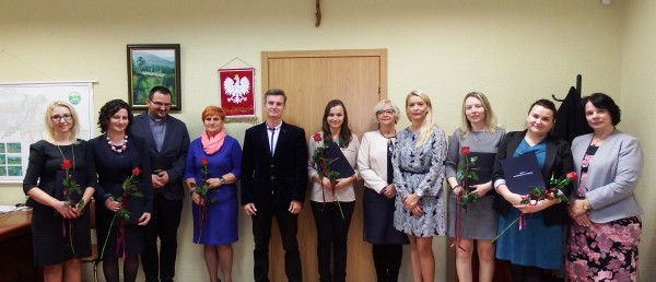 Uroczystość wręczenia aktów nadania awansu zawodowego nauczycieli na stopień nauczyciela mianowanego