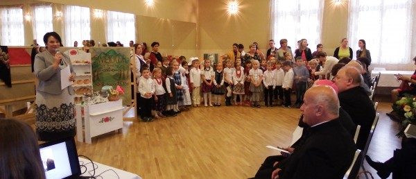 Uroczystość nadania imienia oraz 90-lecia Przedszkola im. Władysława Pieronka w Radziechowach