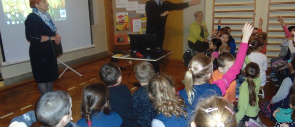 Prelekcja z udziałem aspiranta sztabowego Marka Tetłaka w ramach projektu  ''Nie wypalaj traw - przecież nie zabija się życia''