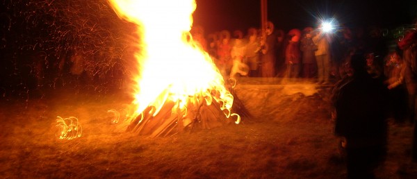 2 kwietnia 2017 r. Fiaccola di Lolek - ,,Płomień Pamięci” w rocznicę śmierci Św. Jana Pawła II u stóp Krzyża Jubileuszowego  na górze Matysce w Radziechowach