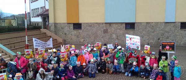 HAPPENING EKOLOGICZNY zorganizowany przez uczniów i nauczycieli klas  I - III SP Zespołu Szkół im. ks. prał. St. Gawlika w Radziechowach