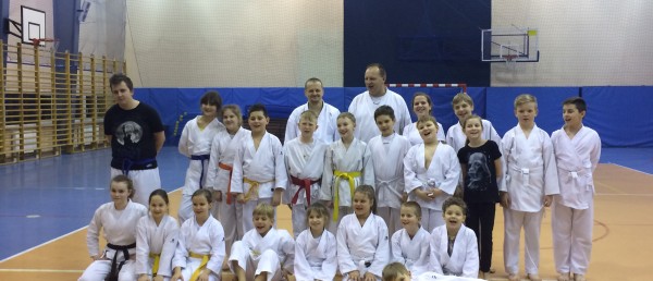 KACZOR UCZYŁ W WIEPRZU