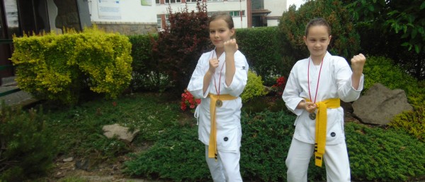 ZAWODNICZKI  KARATE Z RADZIECHÓW I ICH  WIELKIE OSIĄGNIĘCIA !