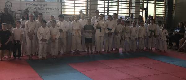 SIEDEM WIEKÓW I NIEPODLEGŁOŚĆ