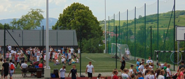 Relacja z Dnia Sportu w Szkole Podstawowej w Radziechowach