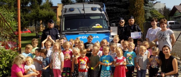 Przedszkolaki z Wieprza uczą się o bezpieczeństwie w ruchu drogowym