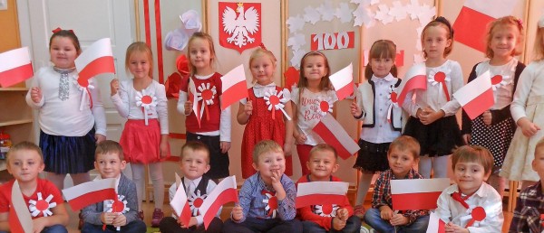 Uroczyste obchody 100. rocznicy odzyskania niepodległości przez Polskę  w Publicznym Przedszkolu w Wieprzu