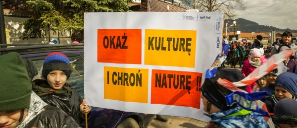 ''ŚWIAT NISZCZONY GLOBALNIE – RATUJ LOKALNIE''