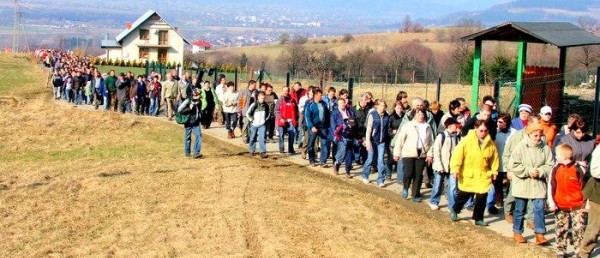 Droga Krzyżowa z Parafii Niepokalanego Serca NMP w Wieprzu do Kaplicy MB Częstochowskiej na Przegibku Butorzonce