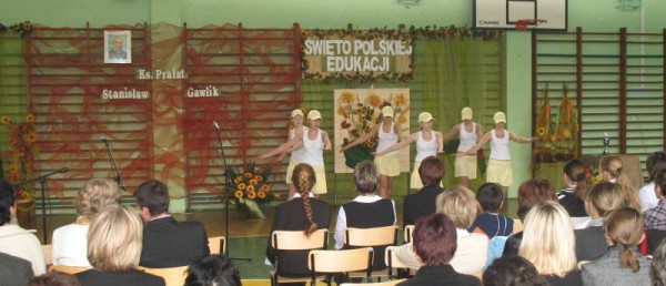 Święto Szkoły w Zespole Szkół w Radziechowach