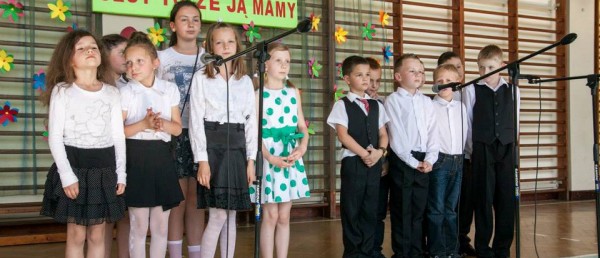 Koncert dla mam w Radziechowach - fotorelacja