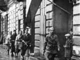 Źródło: wiadomosci.onet.pl/warszawa/70-rocznica-wybuchu-walk-o-warszawe/f3g5e
