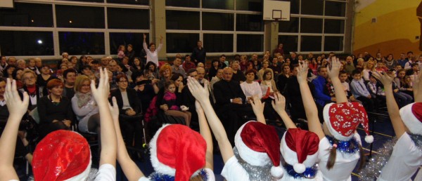 Wieczór kolęd w Zespole Szkół w Radziechowach