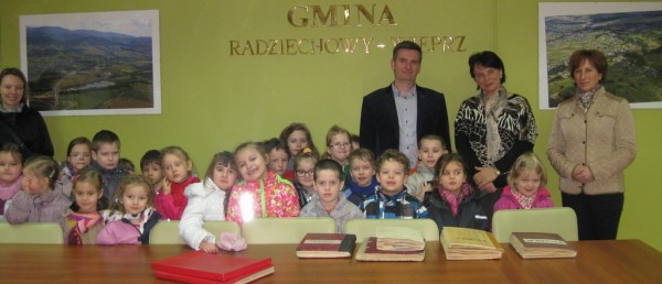 Przedszkolaki z wizytą w  Urzędzie Gminy Radziechowy- Wieprz