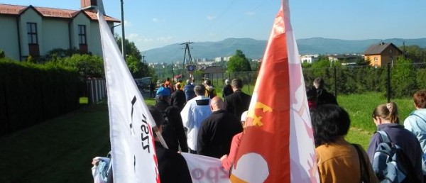 Pielgrzymi „Ognia Lolek” modlą się o owoce beatyfikacji franciszkanów