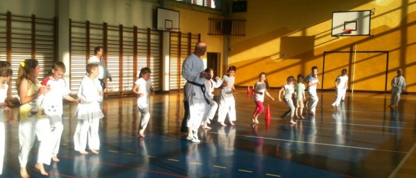 Policjant z Czadcy szkolił karateków w Radziechowach!