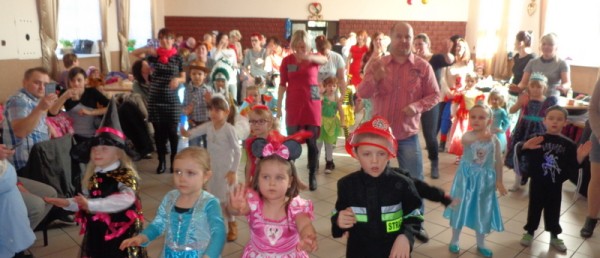 Kostiumowy bal karnawałowy w Publicznym Przedszkolu w Wieprzu